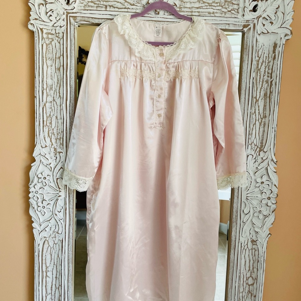 Pretty Poly Light Pink Botton Bodice Lace Collar $ Sleeve Lingerie Robe M/L